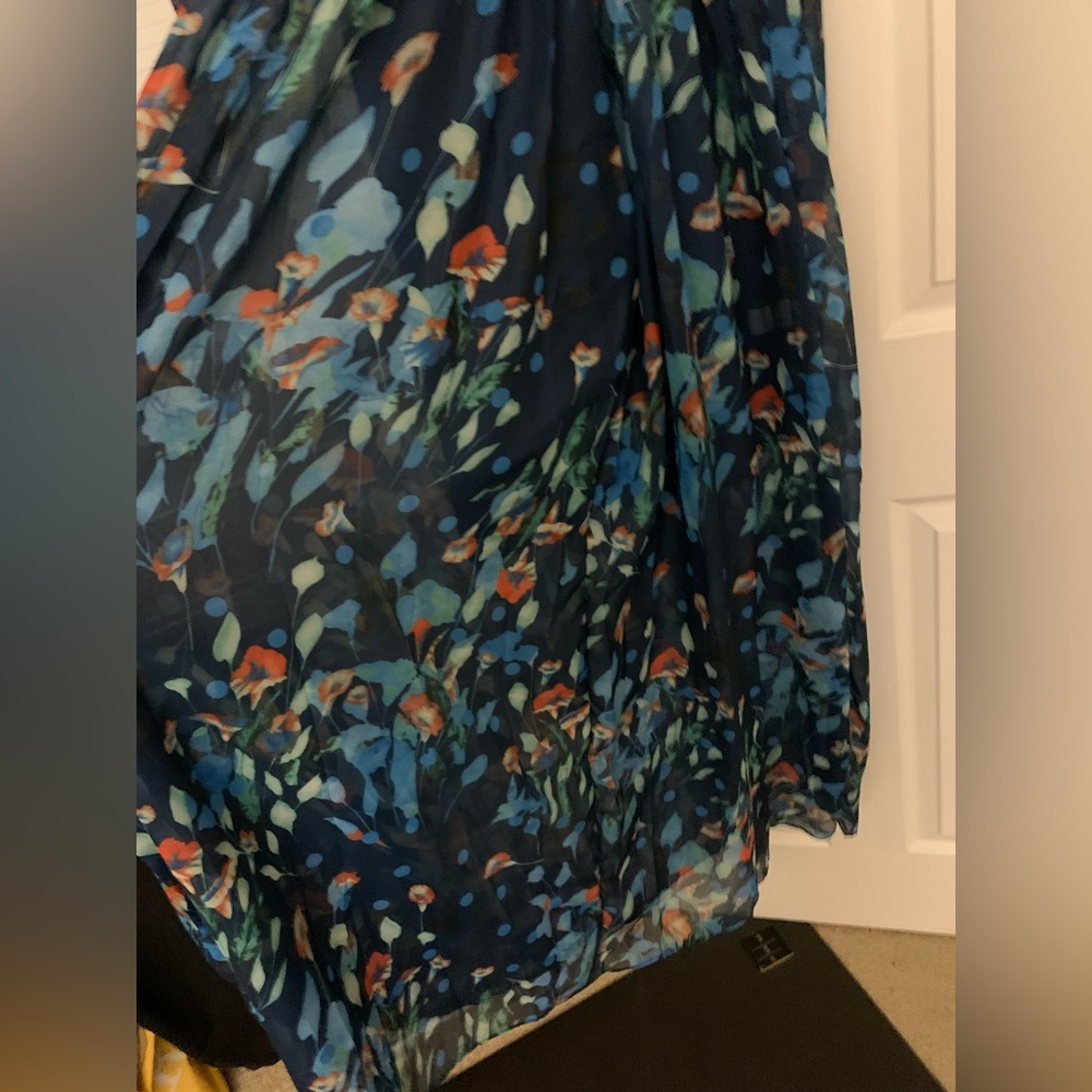 NWOT. Beautiful open back maxi dress. - Picture 6 of 6